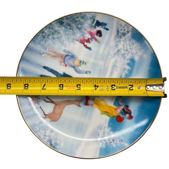 Ronald McDonald Ice Skating Winter Vintage Limited Edition Collectible Plate - Picture 8 of 9